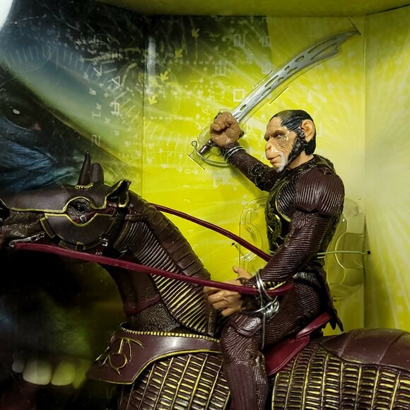 2001 Vintage Planet of the Apes THADE with Battle Steed Action Figure Hasbro - Picture 2 of 9